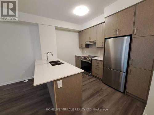 Th537 - 250 Interchange Crescent, Vaughan, ON - Indoor Photo Showing Kitchen With Stainless Steel Kitchen With Double Sink