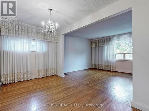 39 Savona Drive, Toronto, ON - Indoor Photo Showing Other Room