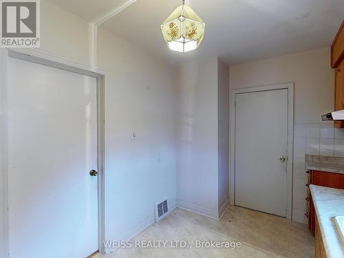 39 Savona Drive, Toronto, ON - Indoor Photo Showing Other Room