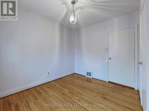 39 Savona Drive, Toronto, ON - Indoor Photo Showing Other Room