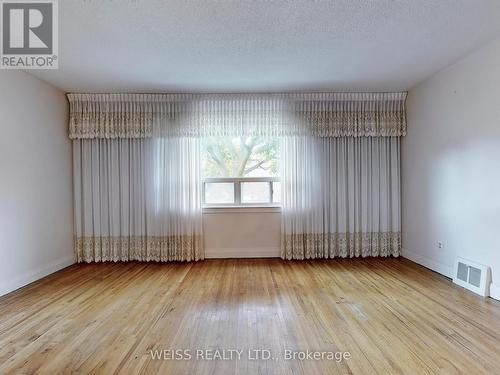 39 Savona Drive, Toronto, ON - Indoor Photo Showing Other Room