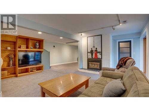 536 Grouse Road, Vernon, BC - Indoor Photo Showing Living Room With Fireplace