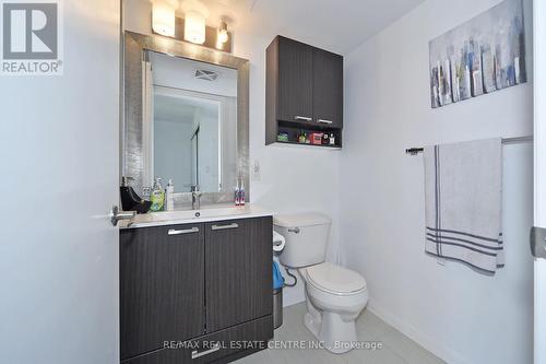 612 - 2150 Lawrence Avenue, Toronto, ON - Indoor Photo Showing Bathroom