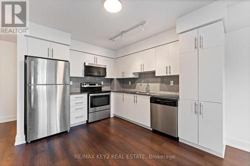 205 - 1215 Bayly Street, Pickering, ON - Indoor Photo Showing Kitchen