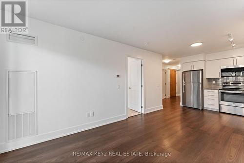 205 - 1215 Bayly Street, Pickering, ON - Indoor Photo Showing Kitchen