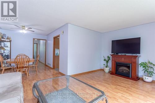 5 Bennett Place, St. Thomas, ON - Indoor Photo Showing Living Room With Fireplace