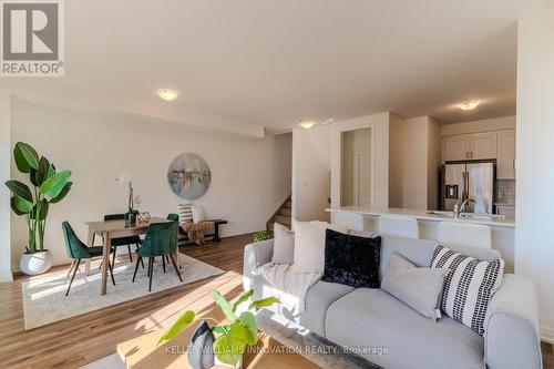 167 - 677 Park Road N, Brantford, ON - Indoor Photo Showing Living Room