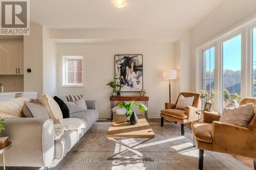 167 - 677 Park Road N, Brantford, ON - Indoor Photo Showing Living Room