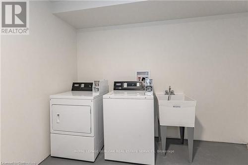 2A - 36 Grant Avenue, Hamilton, ON - Indoor Photo Showing Laundry Room