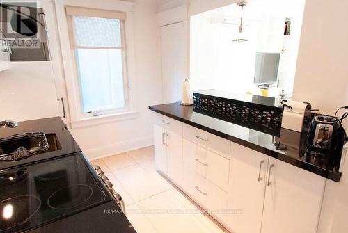 Upper - 107 Massey Street, Toronto, ON - Indoor Photo Showing Kitchen