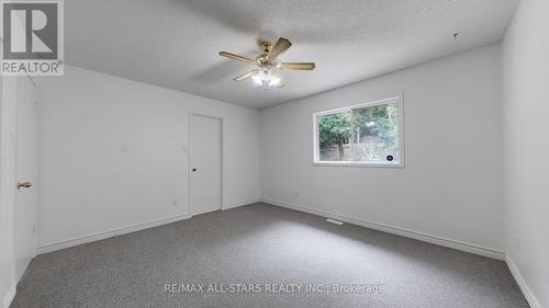 42 Hollis Crescent, East Gwillimbury, ON - Indoor Photo Showing Other Room