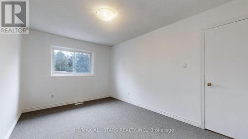 42 Hollis Crescent, East Gwillimbury, ON - Indoor Photo Showing Other Room