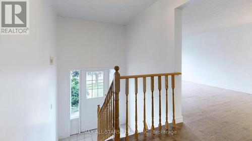 42 Hollis Crescent, East Gwillimbury, ON - Indoor Photo Showing Other Room