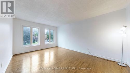 42 Hollis Crescent, East Gwillimbury, ON - Indoor Photo Showing Other Room