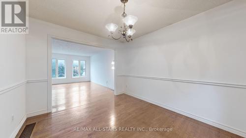 42 Hollis Crescent, East Gwillimbury, ON - Indoor Photo Showing Other Room