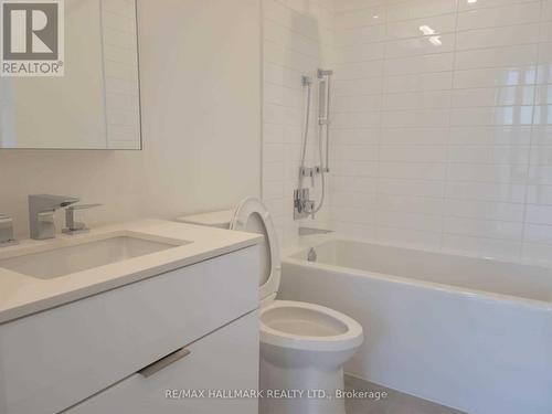 2806 - 25 Richmond Street E, Toronto, ON - Indoor Photo Showing Bathroom