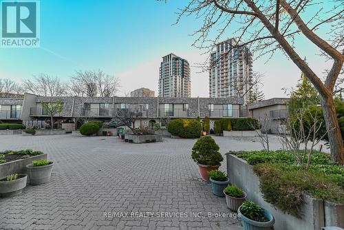 64 - 1330 Mississauga Valley Boulevard, Mississauga, ON - Outdoor