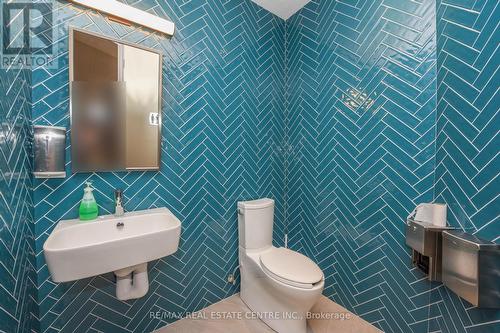 1602B - 4655 Metcalfe Avenue, Mississauga, ON - Indoor Photo Showing Bathroom