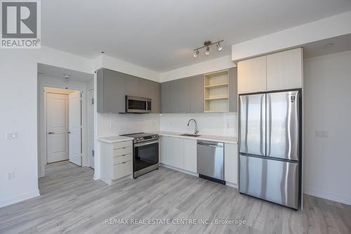 1602B - 4655 Metcalfe Avenue, Mississauga, ON - Indoor Photo Showing Kitchen