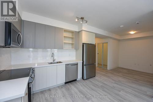 1602B - 4655 Metcalfe Avenue, Mississauga, ON - Indoor Photo Showing Kitchen