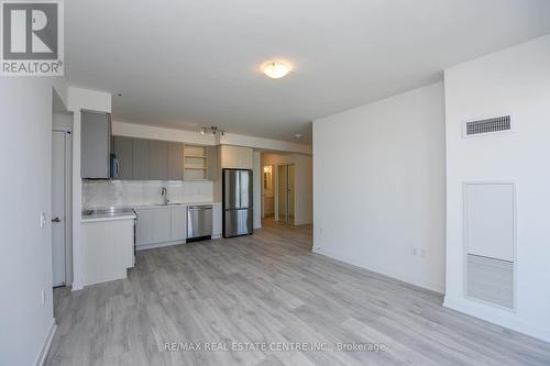 1602B - 4655 Metcalfe Avenue, Mississauga, ON - Indoor Photo Showing Kitchen