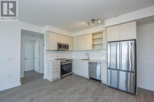 1602B - 4655 Metcalfe Avenue, Mississauga, ON - Indoor Photo Showing Kitchen