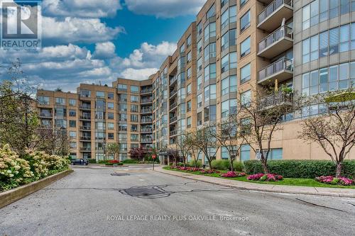 517 - 2511 Lakeshore Road W, Oakville, ON - Outdoor With Balcony With Facade