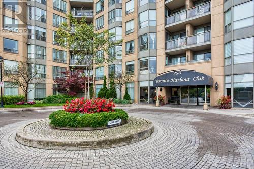 517 - 2511 Lakeshore Road W, Oakville, ON - Outdoor With Balcony With Facade