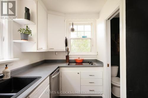 1276 Monaghan Road, Peterborough (Downtown), ON - Indoor Photo Showing Kitchen