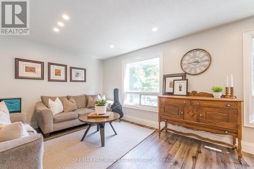 769 Trailview Drive, Peterborough (Ashburnham), ON - Indoor Photo Showing Living Room