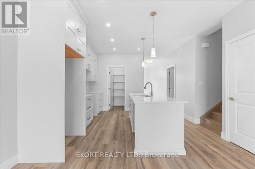 28 Wims Way, Belleville, ON - Indoor Photo Showing Kitchen