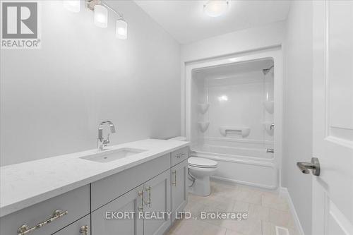 28 Wims Way, Belleville, ON - Indoor Photo Showing Bathroom