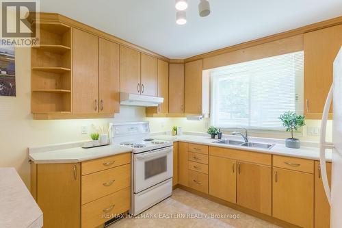 1385 Balsam Avenue, Peterborough (Monaghan), ON - Indoor Photo Showing Kitchen With Double Sink