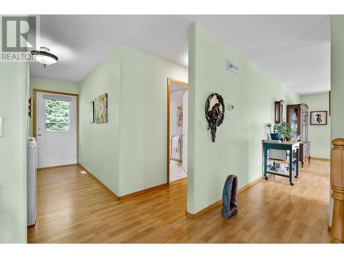 7451 Estate Drive, North Shuswap, BC - Indoor Photo Showing Other Room