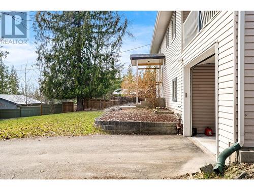 7451 Estate Drive, North Shuswap, BC - Outdoor