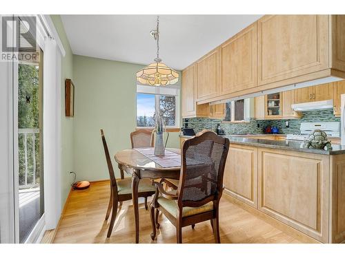 7451 Estate Drive, North Shuswap, BC - Indoor Photo Showing Dining Room