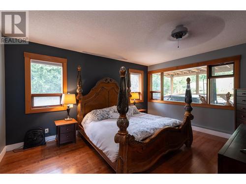 3045 Lindberg Road, South Shuswap, BC - Indoor Photo Showing Bedroom