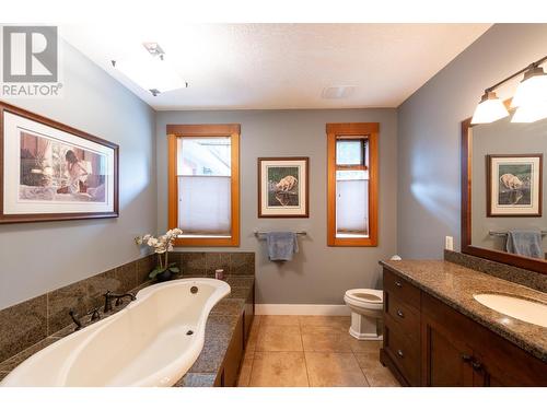 3045 Lindberg Road, South Shuswap, BC - Indoor Photo Showing Bathroom