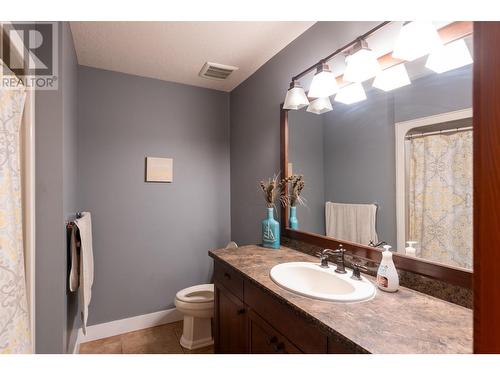 3045 Lindberg Road, South Shuswap, BC - Indoor Photo Showing Bathroom