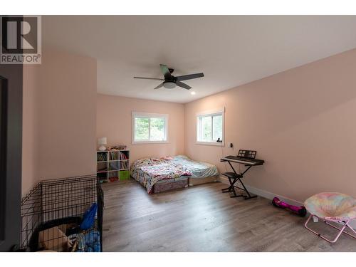 3045 Lindberg Road, South Shuswap, BC - Indoor Photo Showing Bedroom