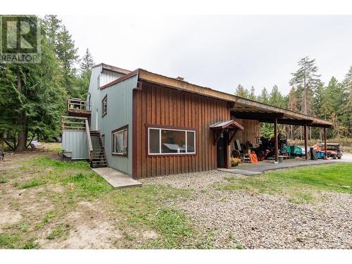 3045 Lindberg Road, South Shuswap, BC - Outdoor