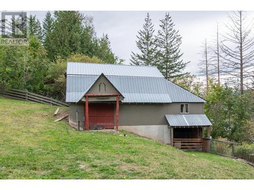 3045 Lindberg Road, South Shuswap, BC - Outdoor