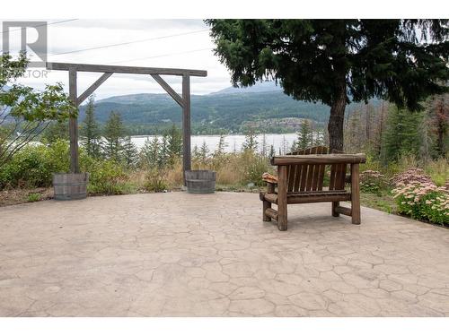 3045 Lindberg Road, South Shuswap, BC - Outdoor