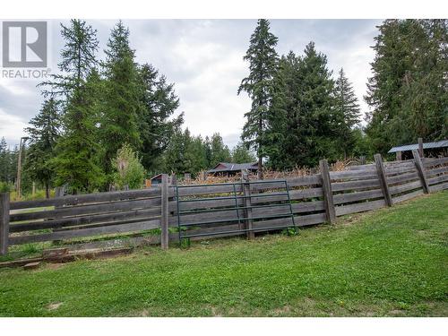 3045 Lindberg Road, South Shuswap, BC - Outdoor