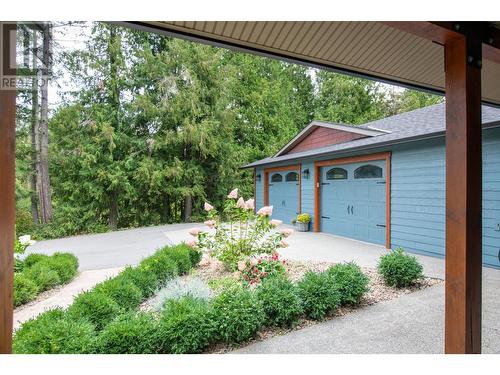 3045 Lindberg Road, South Shuswap, BC - Outdoor