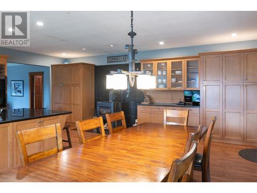 3045 Lindberg Road, South Shuswap, BC - Indoor Photo Showing Dining Room