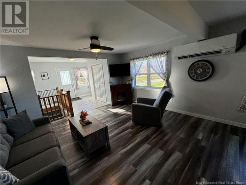 492 Sharps Mountain Road, Newburg, NB - Indoor Photo Showing Living Room