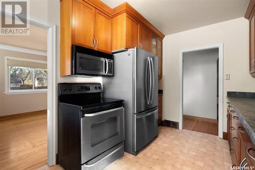 222 Broadway Avenue, Regina, SK - Indoor Photo Showing Kitchen With Stainless Steel Kitchen