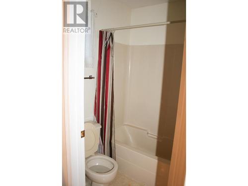 2382 Tamerac Terrace, South Shuswap, BC - Indoor Photo Showing Bathroom