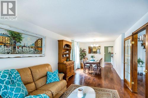 38 Canadian Oaks Drive, Whitby, ON - Indoor Photo Showing Living Room